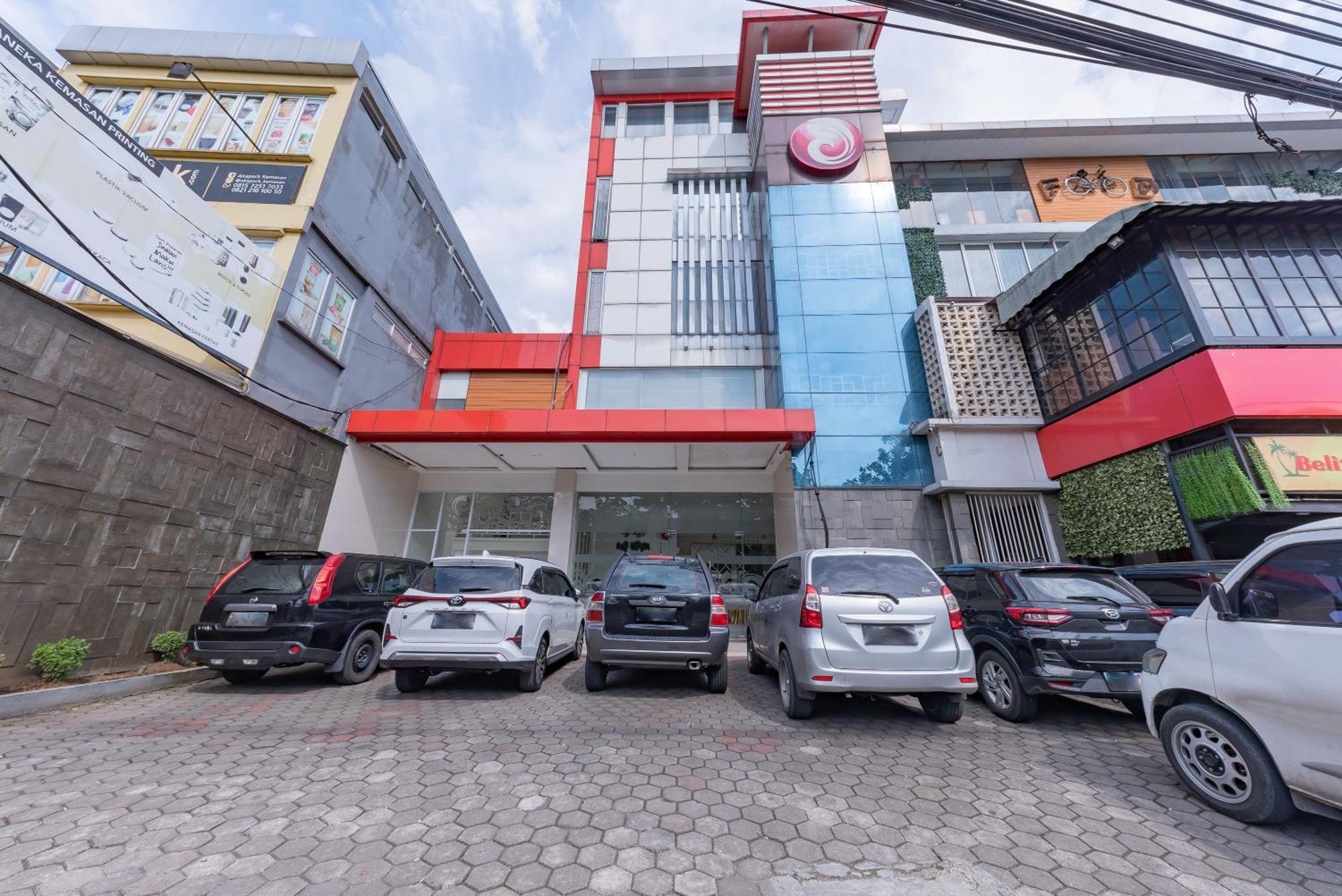 Sans Hotel Diemdi Kiaracondoong Bandung Exterior foto